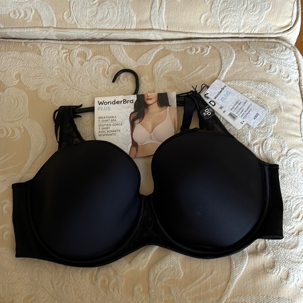 Brand new WonderBra Plus, with tags